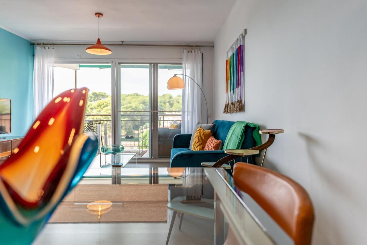 Beach Front Retro Hideaway In Salou Exterior photo